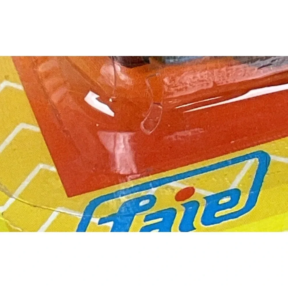 Die-Cast 1/64 Swift Runner Blue Van